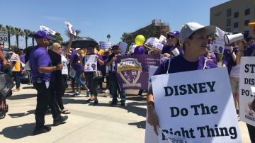 "Disney, haz lo correcto", piden los trabajadores.