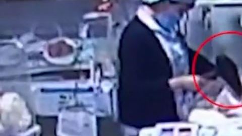 Enfermera quema a bebé con secadora