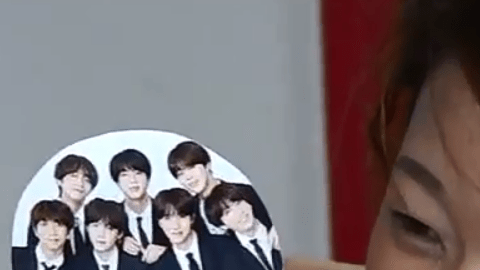 Los fans de BTS son conocidos como BTS ARMY.