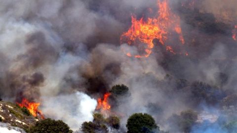 El incendio creció rápidamente en horas.