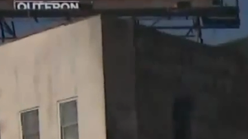 Quince residentes fueron desplazados de ocho apartamentos que sufrieron daños menores.