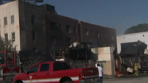Quince residentes fueron desplazados de ocho apartamentos que sufrieron daños menores.