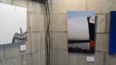 La galería permite a los artistas exhibir su trabajo a bajo costo.