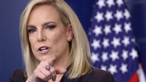 La secretaria Nielsen defiende política migratoria de Trump