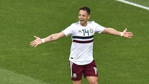 Chicharito celebra el 2-0 de México.  PASCAL GUYOT/AFP/Getty Images