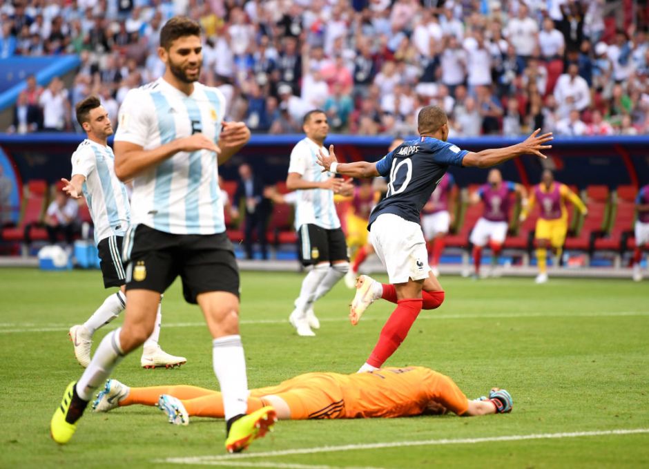 Francia elimina a Argentina del Mundial con un Kylian