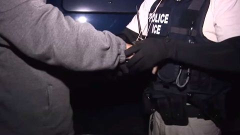 ICE mantiene sus operativos en espacios de trabajo.