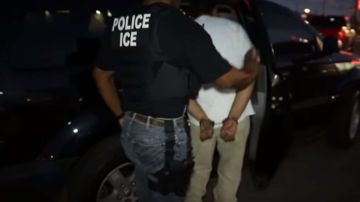 70 hombres y 14 mujeres fueron detenidos por agentes de ICE