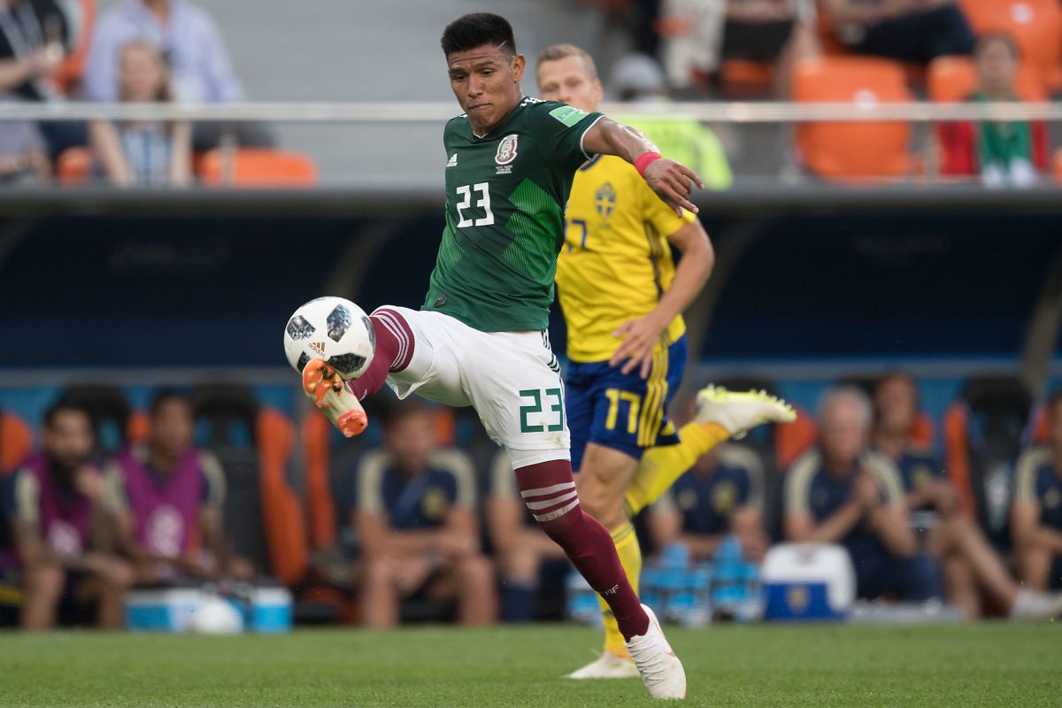 Jesús Gallardo fue amonestado a los 13 segundos de iniciado el partido