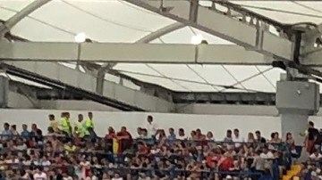 De este sector de las gradas en Rostov emergió un cántico que hace semanas era impensable.