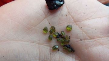 Mineral Olivino del volcán de Hawái