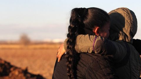 Unos 2,800 menores de edad han sido separados de sus padres en la frontera entre Estados Unidos y México.