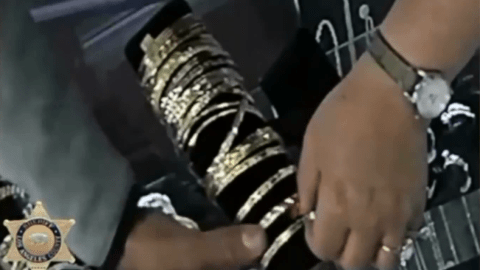 Se robaron joyas de oro por valor de $4,000.