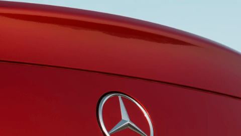 Mercedes contraataca.