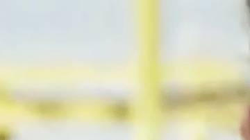 El Dr. Voigt diagnosticó a la paciente con cáncer de tiroides luego de verla por televisión.