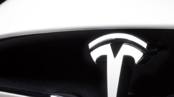 Tesla sigue con su ascenso tecnológico.