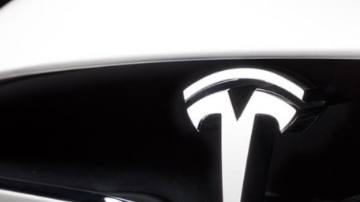 Tesla sigue con su ascenso tecnológico.