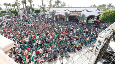 La Plaza México, un lugar de gran simbolismo para la comunidad mexicoamericana en Los Ángeles, se declara en bancarrota. (Aurelia Ventura/ La Opinion)