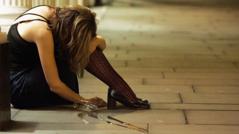 Las mujeres que experimentan apagones alcohólicos pueden sufrir agresiones.