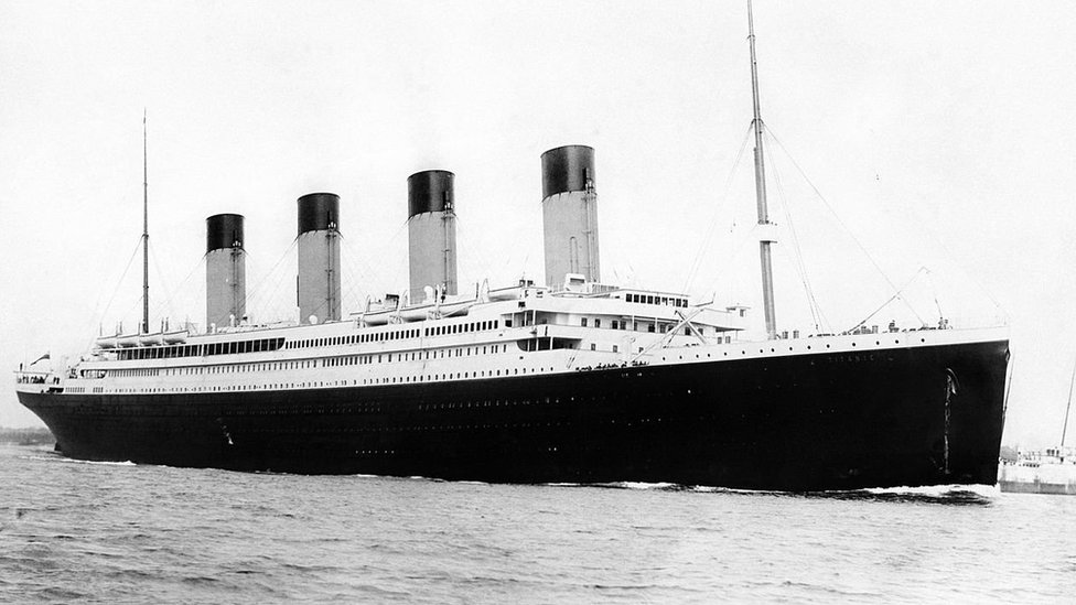 El Titanic se hundió en 1912.