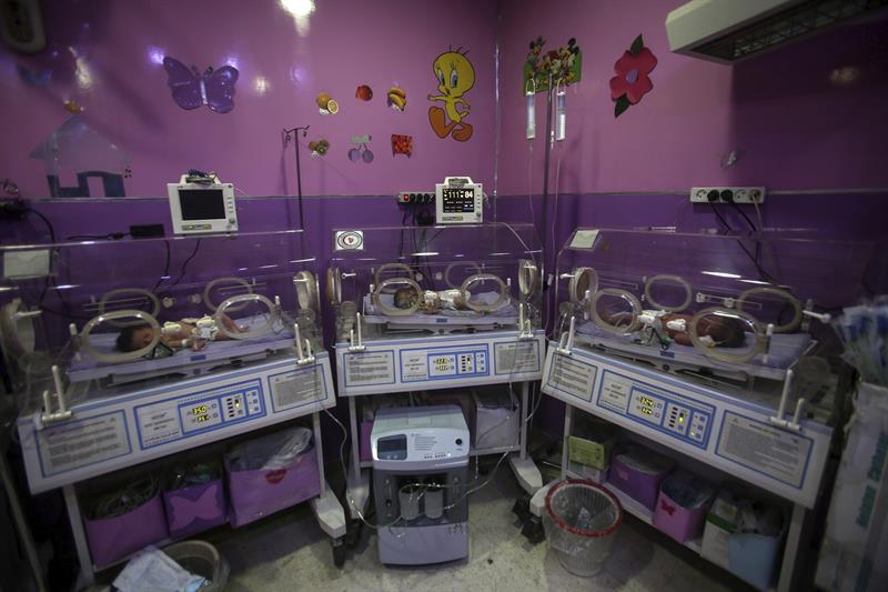 Cae profesional de salud en Inglaterra por la muerte de ocho bebés