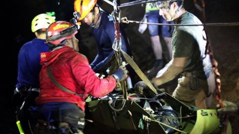 Rescatistas lograron una operación exitosa en Tailandia.