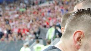 El fotógrafo salvadoreño Yuri Cortez se hizo famoso cuando los jugadores croatas se le fueron encima y le dieron hasta besos