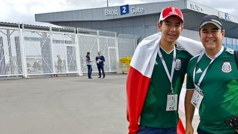 Carlos Serrano (der.) y su hijo (izq.) ya no pudieron ver al Tricolor en Rusia.