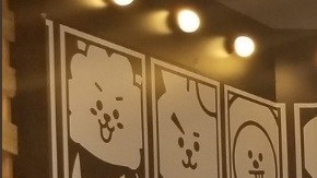 "BT21" está en Hollywood Boulevard.