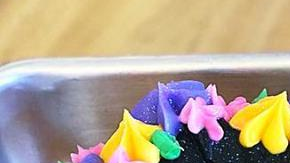 Donuts inspirados en la icónica Frida Kahlo.