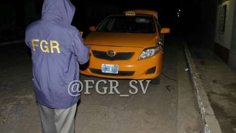 La Fiscalía General de la República (FGR) incautó taxis.