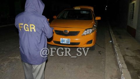 La Fiscalía General de la República (FGR)  incautó taxis.