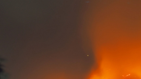 El Holiday Fire estalló el viernes por la tarde.