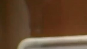 El sospechoso, Gene Evin Atkins, de 28 años (d).