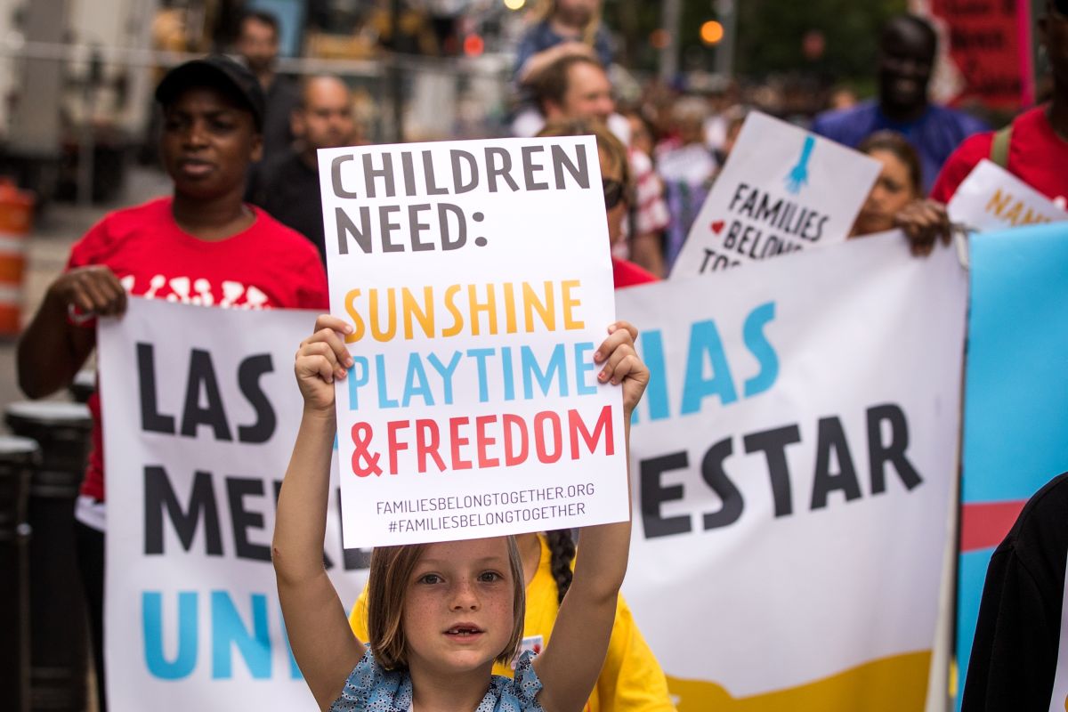 Activistas han organizado protestas en varias entidades por la detención de niños inmigrantes.