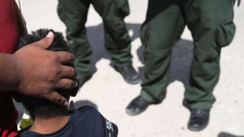 Más de 2,000 niños inmigrantes fueron separados de sus padres.