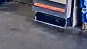 Las cámaras de seguridad de Home Depot captaron a la sospechosa.