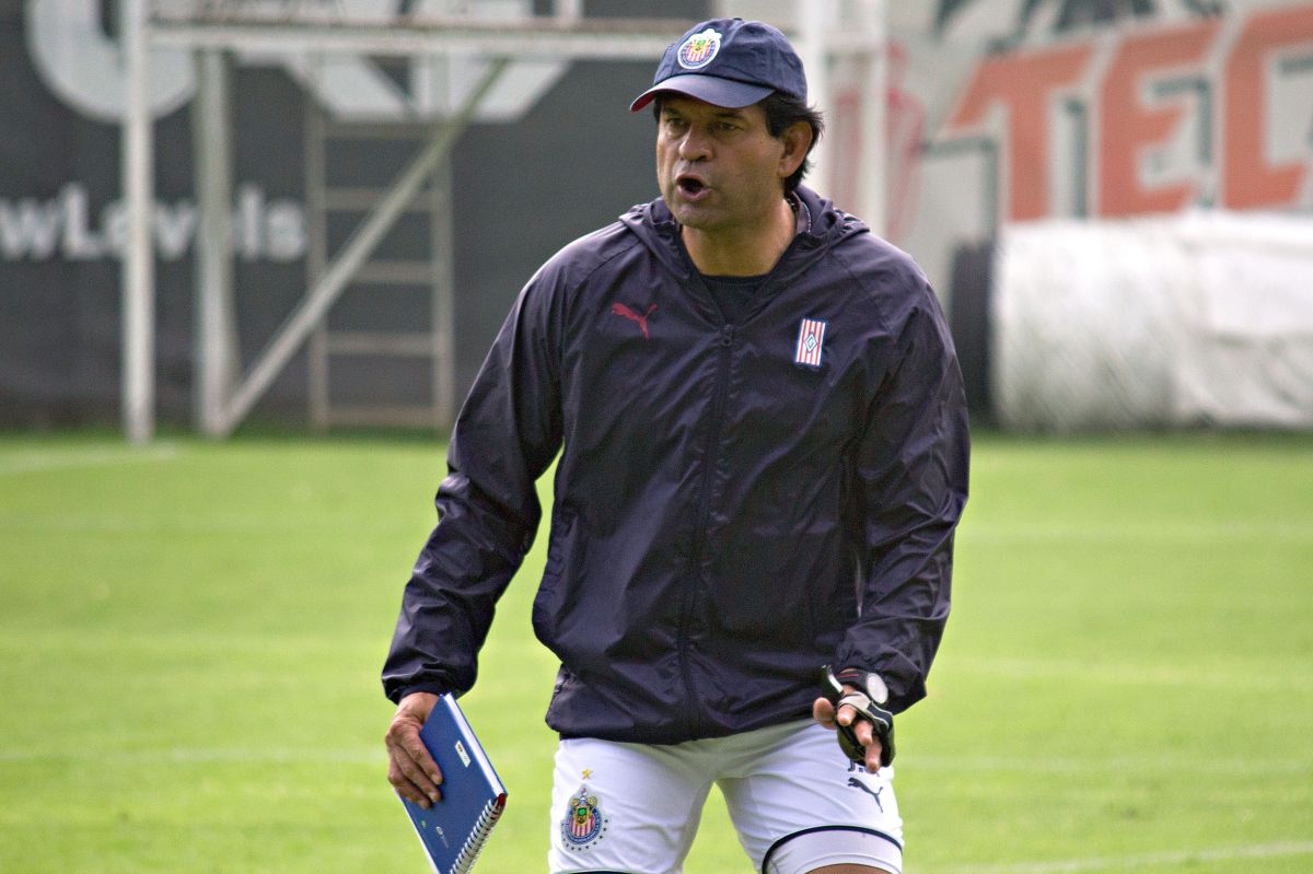 José Saturnino Cardozo dirigió su primera práctica con Chivas de Guadalajara
