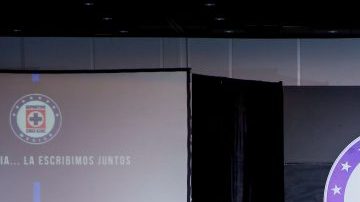 Cruz Azul presentó su nuevo uniforme para el Apertura 2018 de la Liga MX. (Foto: Imago7/Eloisa Sánchez)