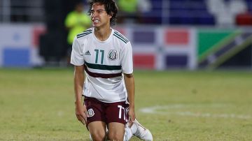 Diego Lainez se lamenta tras la derrota de México ante El Salvador