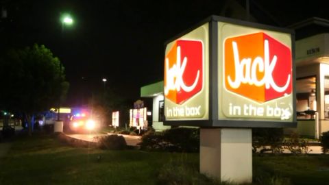 El robo tuvo lugar en el Jack in the Box de Carson Street.