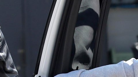 Jennifer López llegando al gimnasio.