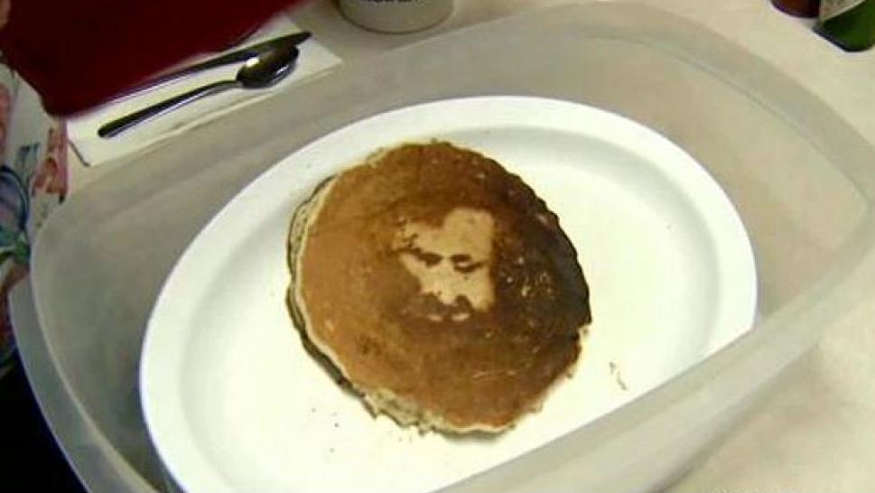 La cara de Jesús aparece en un pancake.