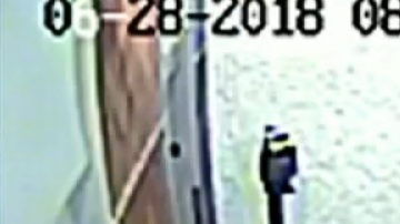 Varias cámaras de seguridad han grabado al ladrón.