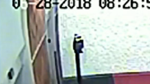 Varias cámaras de seguridad han grabado al ladrón.