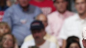 Donald Trump llegó al poder en EE.UU. presentándose como una opción contra la élite política del país.