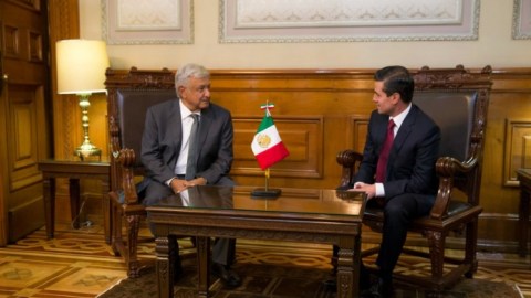 López Obrador y Peña Nieto, en su primera reunión tras los comicios.