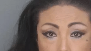 Crystal Gonzales fue arrestada al salir de la tienda.
