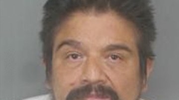 Ernesto Santos, de 49 años.