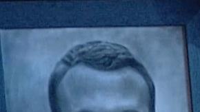 Una niño de 11 años sorprende al presidente francés, Macron, con un retrato.